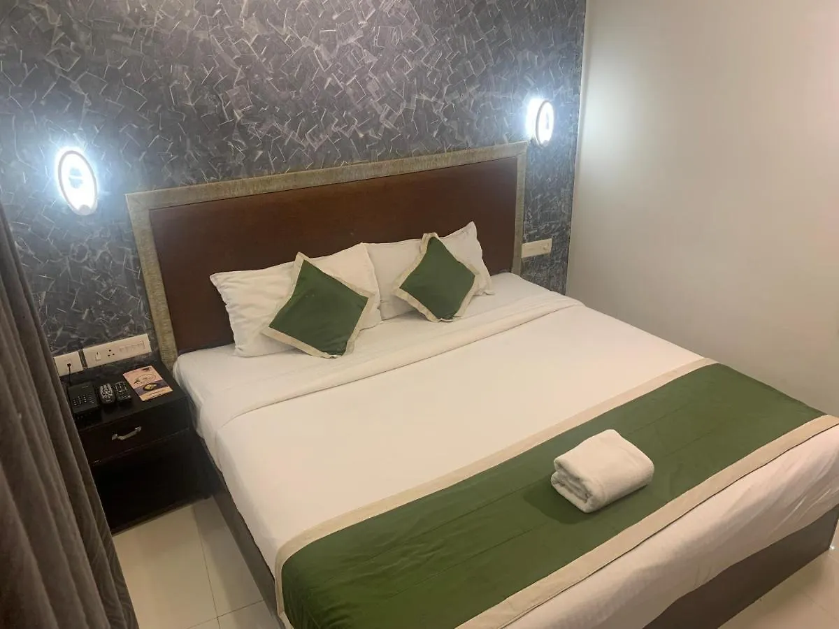 Hotel Greenlife Kochi 2*,