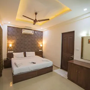 2* Hotel Evershine Residency